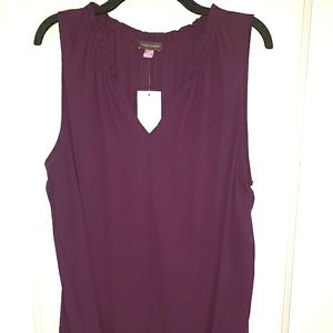 👖👠💼Vince Camuto Sleeveless Plum Top Sz M